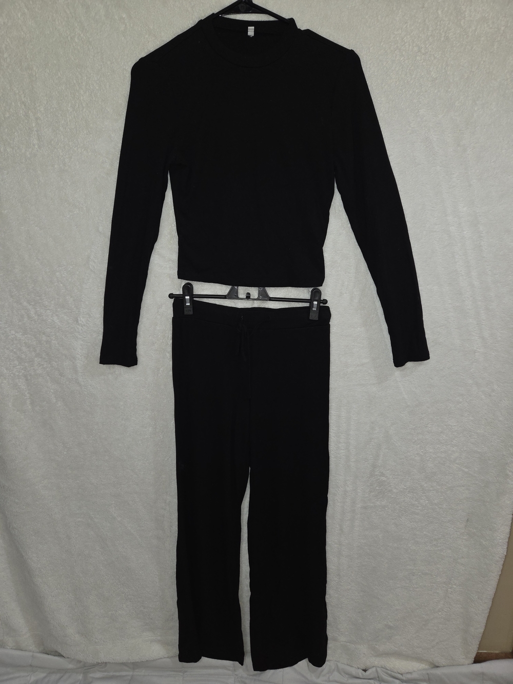 Black Long Sleeve Crop Top & Drawstring Pants Set - Women